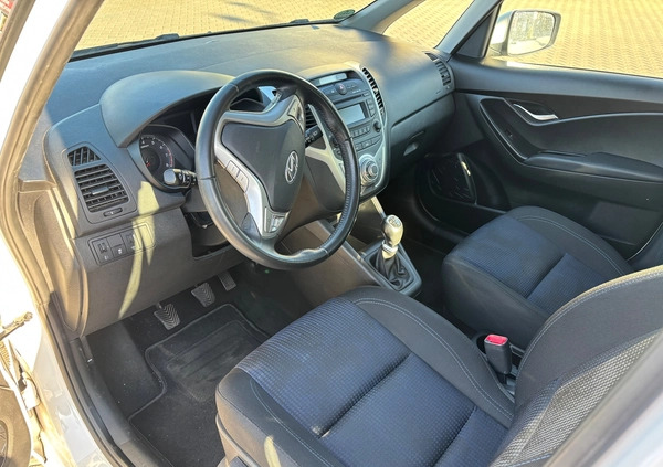 Hyundai ix20 cena 38900 przebieg: 109200, rok produkcji 2015 z Wałbrzych małe 254